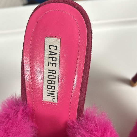 PINK - HEELS by CAPE ROBBIN size 8- used good condition - Picture 11 of 15